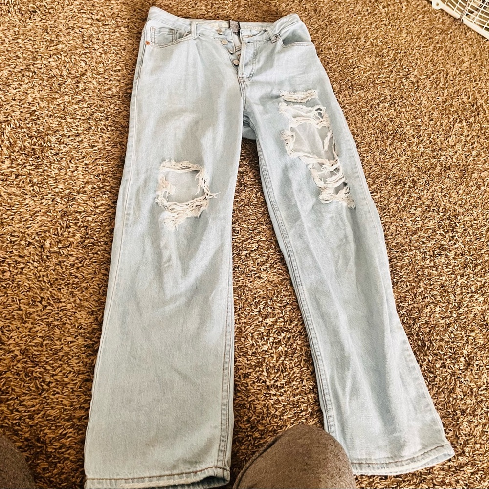 Boyfriend ripped jeans